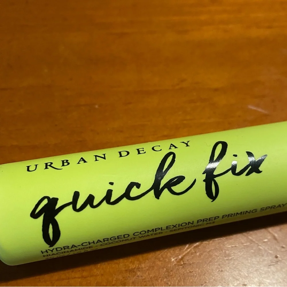 Urban Decay Quick Fix Hydra Charged Complexion Prep Priming Spray